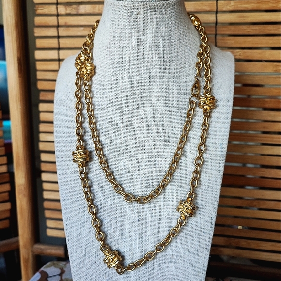 Heavy Weight Gold Tone Plated Textured Long Vintage Chain Box Swirl Necklace 80s - Picture 1 of 5